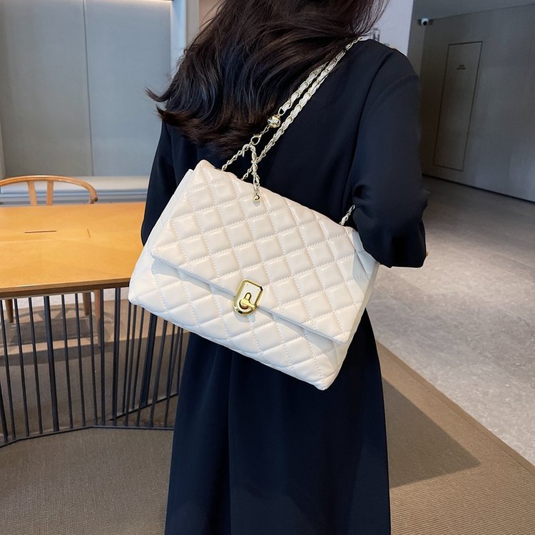 Embroidery Thread Shoulder Bag