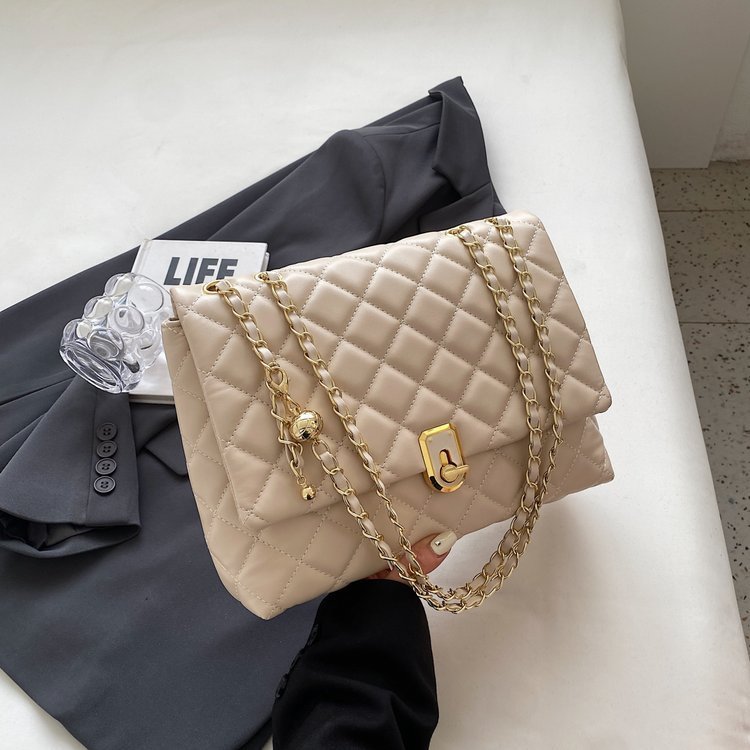 Embroidery Thread Shoulder Bag