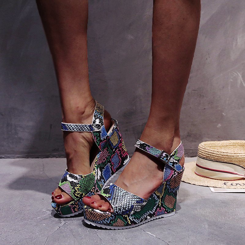 Flat Buckle Platform Platform Sandals