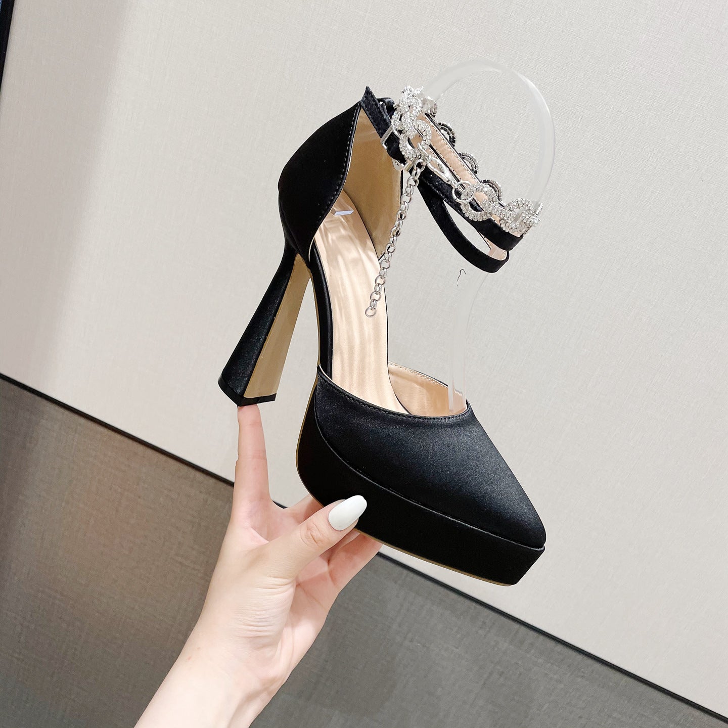 l Chunky Platform Heel Buckle Rhinestone Sandals
